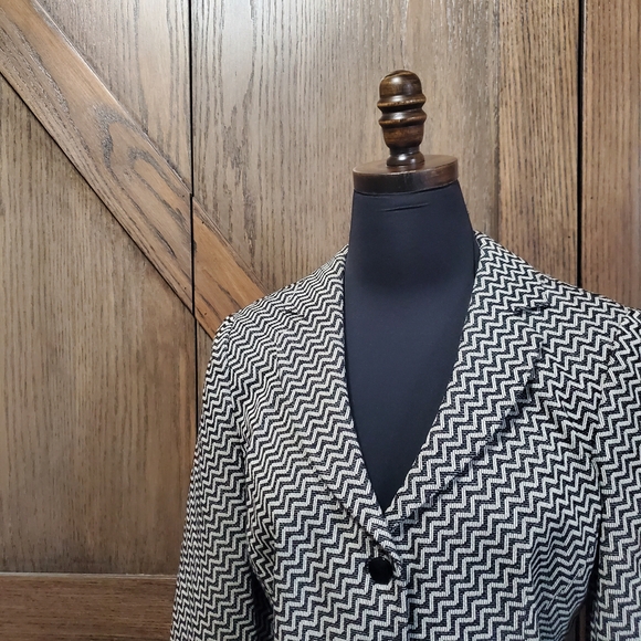 LAST CHANCE Armani Collezioni Zig Zag Blazer - Picture 4 of 4